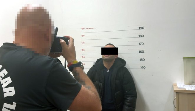 Mężczyzna próbował uniknąć odpowiedzialności, odkładając skradziony towar z powrotem na półki