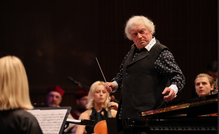 Jerzy Maksymiuk jako doktor honoris causa UMFC, 2023 r.