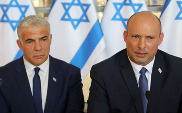 Szef MSZ Izraela Jair Lapid i premier Naftali Bennett