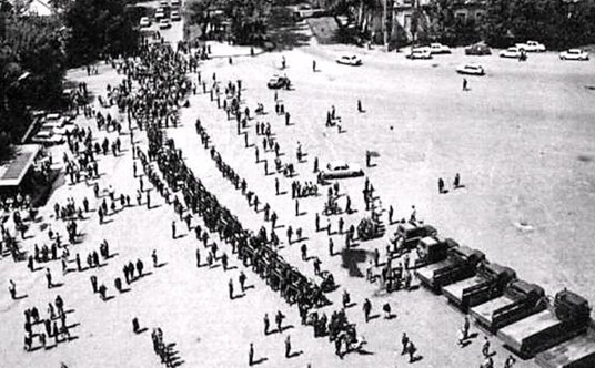 Do stłumienia strajków na rozkaz Chruszczowa minister obrony wysłał do Nowoczerkaska 18. Dywizję Pan