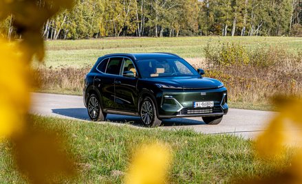 Starray EM-i to drugi model Geely na polskim rynku, ale pierwszy z silnikiem spalinowym