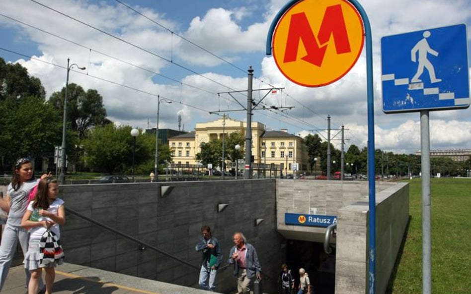 Pasażer stanął w obronie Azjatek zaatakowanych w metrze