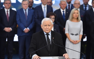 Kaczyński kandyduje z okręgu, który może dać jego partii dodatkowe mandaty za cenę argumentacji KO, 