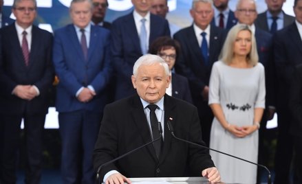 Kaczyński kandyduje z okręgu, który może dać jego partii dodatkowe mandaty za cenę argumentacji KO, 
