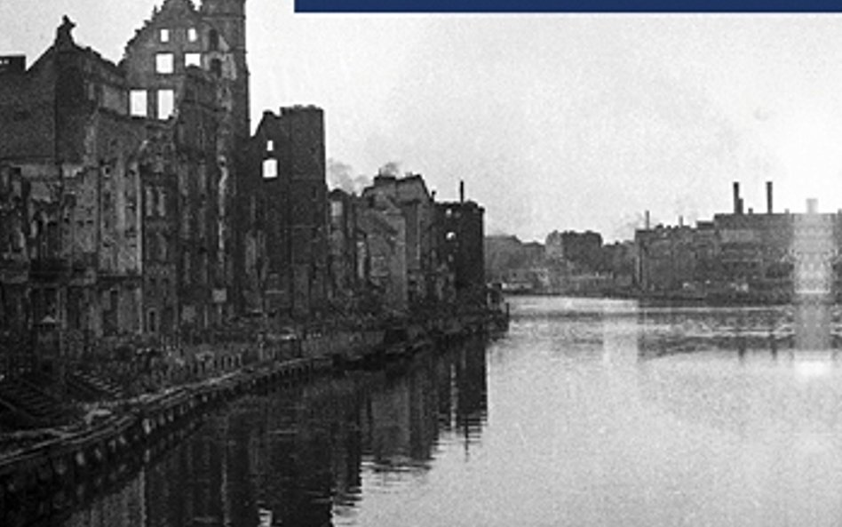 Okładka książki "Zabytkowa architektura Gdańska w latach 1945-1951".