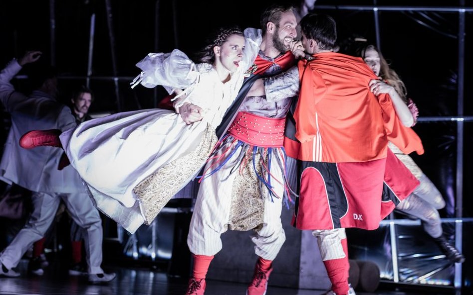 „Wesele” to dla Jana Klaty utwór napełniony muzycznością.