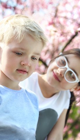 Osoba Zaprzyjaźniona to dorosły, który regularnie towarzyszy dziecku, budując z nim relację opartą n