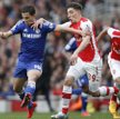 Przy piłce Eden Hazard – Jose Mourinho mówi, że każda z jego nóg warta jest 100 mln funtów, ale w ni