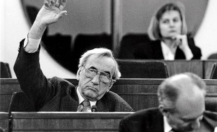 Przyjęta w 1997 roku Konstytucja RP mówi o przyrodzonej godności człowieka – zwraca uwagę autor. Na 