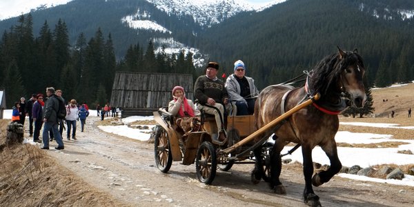 Wielkanoc w Polsce zamiast zagranicą. Polacy wybierają bezpieczny wypoczynek