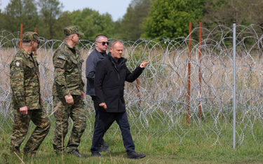 Donald Tusk na granicy z Białorusią