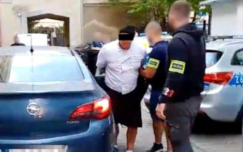 Mężczyzna był poszukiwany dwoma listami gończymi