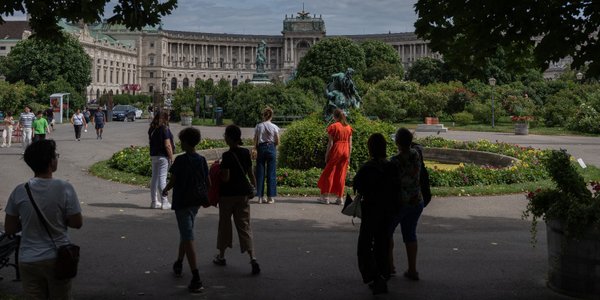 Австрийцы хотят базовый доход в ЕС. «До того, как ИИ заберёт работу»