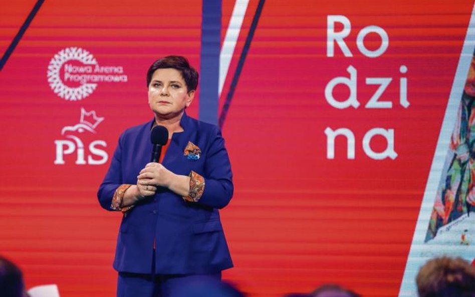 A w sercu 500+... Wicepremier Beata Szydło na konwencji PiS, podczas której partia ogłosiła plan kol