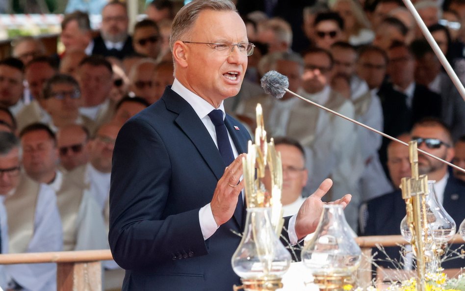 Prezydent Andrzej Duda podczas głównych uroczystości dożynkowych na Jasnej Górze w Częstochowie.