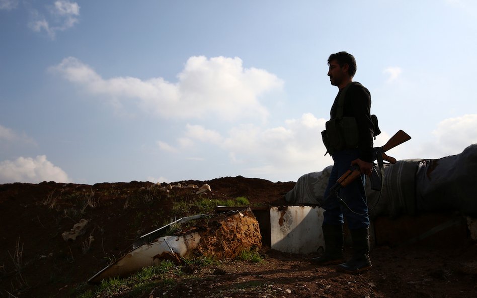 Media: Turcja wysyła dodatkowe siły na granicę z Syrią