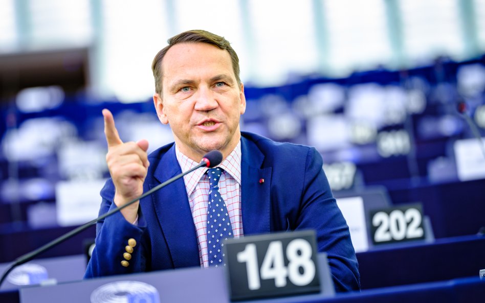 Sikorski: PiS uznał, że Wschód jest lepszy. Wybory nie będą demokratyczne