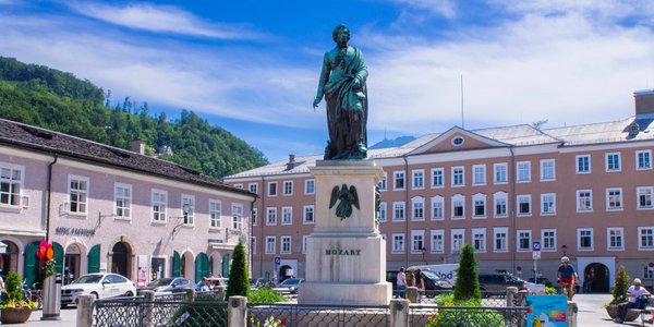 Salzburg bans day-trippers' cars from historic centre all summer