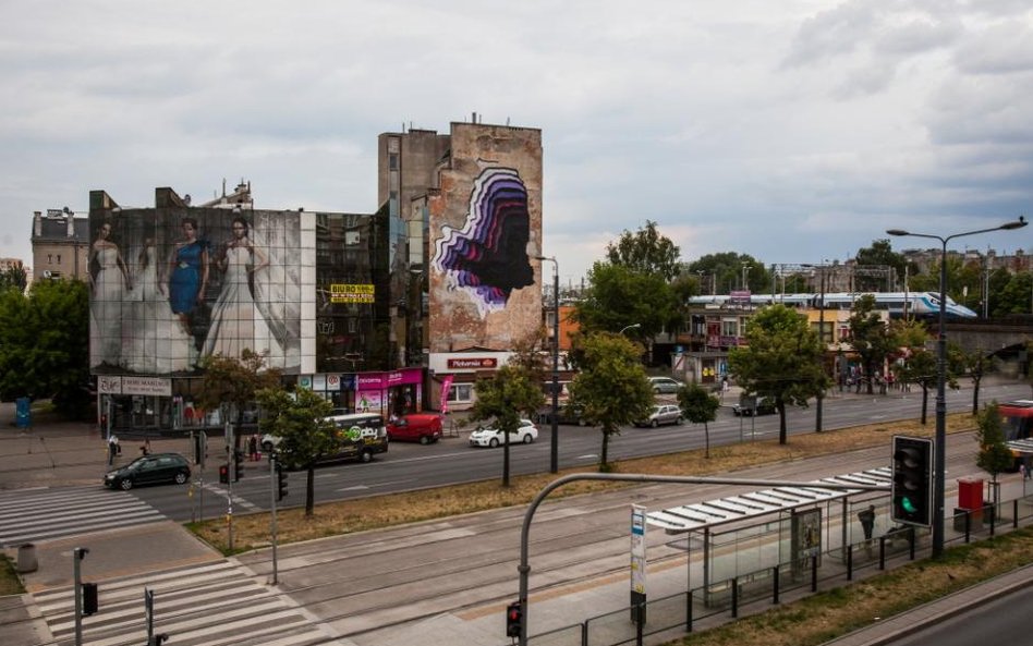 Widok na ulicę Targową i mural 1010.