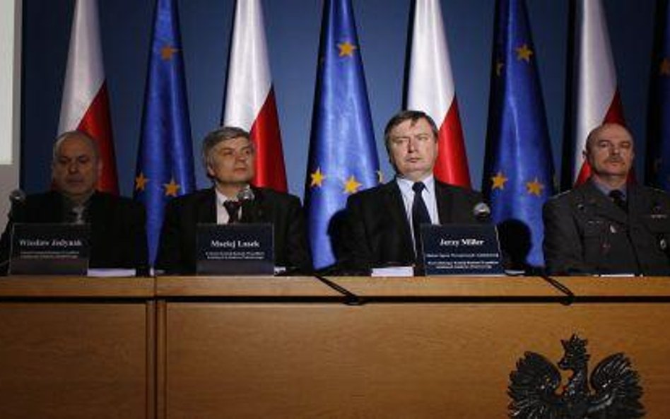 Raport komisji Millera w piątek o 10