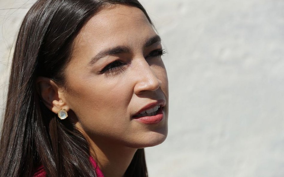 Ocasio-Cortez: Nikt nie powinien mieć miliardów dolarów