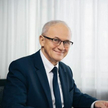 Minister energii Krzysztof Tchórzewski musi się zmierzyć z krytyką swojej wizji rozwoju energetyki.