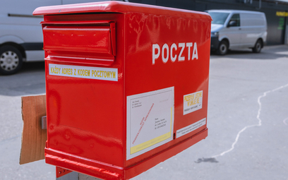 Władze Poczty Polskiej podjęły decyzję o praktycznym „zamrożeniu” działalności operatora. Firma wstr