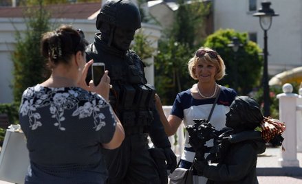 Symferopol. Pomnik rosyjskich żołnierzy, którzy zajęli Krym.