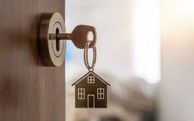 System pozwala sprawdzić nie tylko cenę końcową, ale także datę zawarcia transakcji oraz podstawowe 