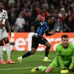 Ademola Lookman po strzeleniu gola Bayerowi Leverkusen
