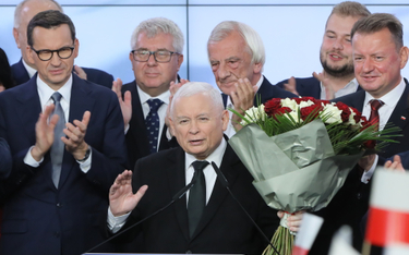 Jarosław Kaczyński świadomie odrzucił umiarkowaną centroprawicową politykę, uznając, że prawdziwe em