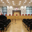 Pusta sala rozpraw Trybunału Konstytucyjnego