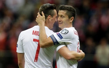Arkadiusz Milik i Robert Lewandowski podczas meczu Polski z Gibraltarem w eliminacjach do Euro 2016