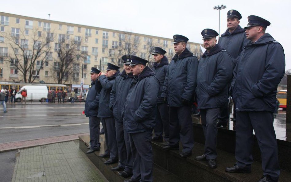 Policjanci w sporze z MSW