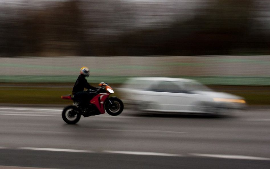 Niemcy: Na motorze będzie można jeździć na zwykłym prawie jazdy?