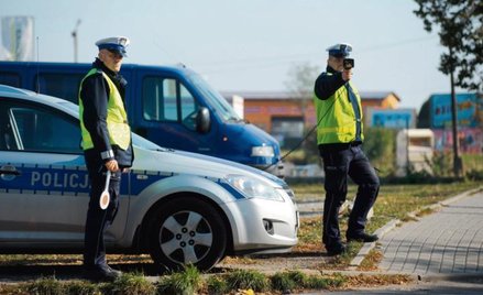 Młodzi ludzie powodują wypadki znacznie częściej niż osoby doświadczone za kierownicą