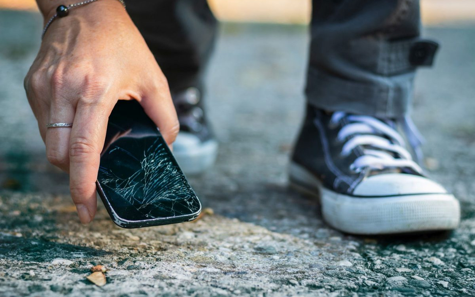 Usuń aplikację bankową, zanim oddasz telefon do naprawy