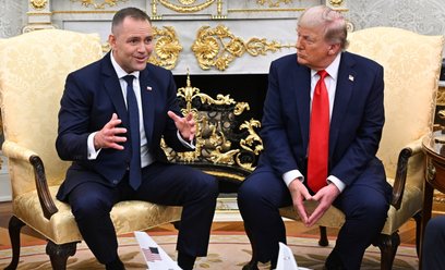 Prezydent Karol Nawrocki i prezydent USA Donald Trump na spotkaniu w Białym Domu.