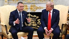 Prezydent Karol Nawrocki i prezydent USA Donald Trump na spotkaniu w Białym Domu.