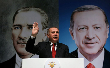 Prezydent Recep Tayyip Erdogan ostrzegał niedawno USA, że Turcja może poszukać sobie innych sojuszni