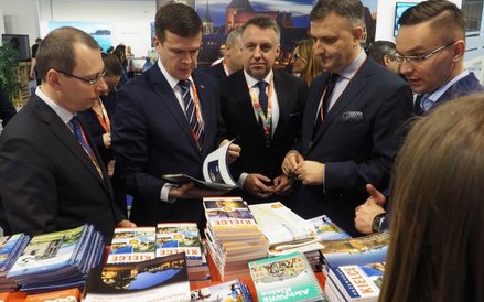 W Świętokrzyskiem chwila rozmowy o szlaku rowerowym Green Velo.