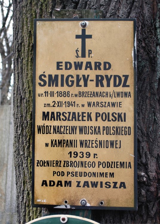 Tablica nagrobna Edwarda Śmigłego -Rydza na warszawskich Powązkach