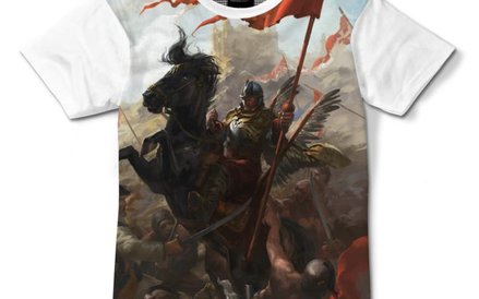 Jeśli na damskiej koszulce są kwiaty, to tylko biało–czerwone, jeśli rysunek – to nawiązujący do jed