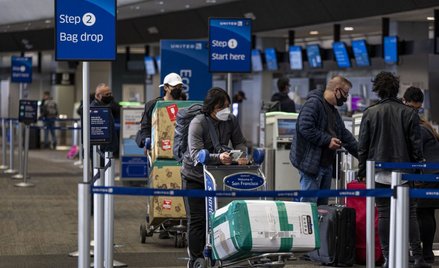 Biden wprowadza nowe rygory podróżowania do i po USA