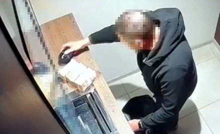 Kadr z nagrania opublikowanego przez warszawską policję