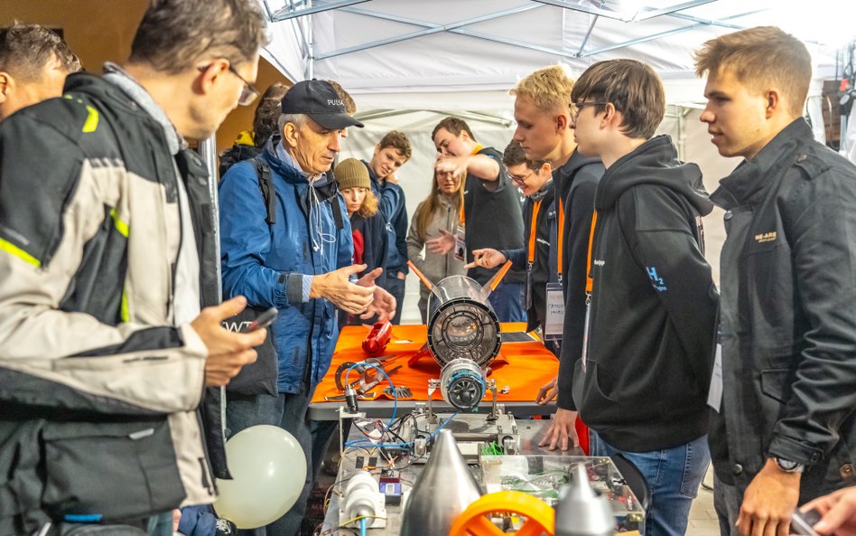 U prawie 90 wystawców 14. Nocy w Instytucie Lotnictwa można będzie m.in. zobaczyć symulatory lotów, 