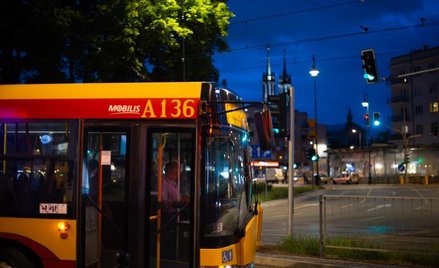 Z powodu próby przed Wielką Defiladą Niepodległości już w nocy zaczną się w Warszawie utrudnienia.