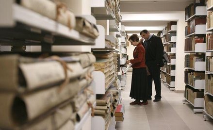Chory dyrektor biblioteki sam wyznacza zastępującego go pracownika