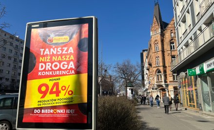 Wojna dyskontów może pomóc klientom