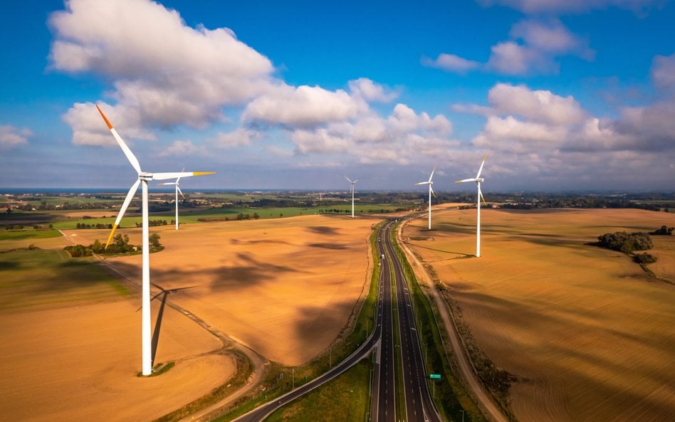 Mimo stabilizacji produkcji energii z węgla i spadku z wiatru widać zmianę ról. Za produkcję prądu b